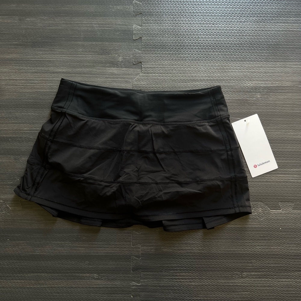 NWT Lululemon Pace Rival Skirt in Black Size 6 Regular